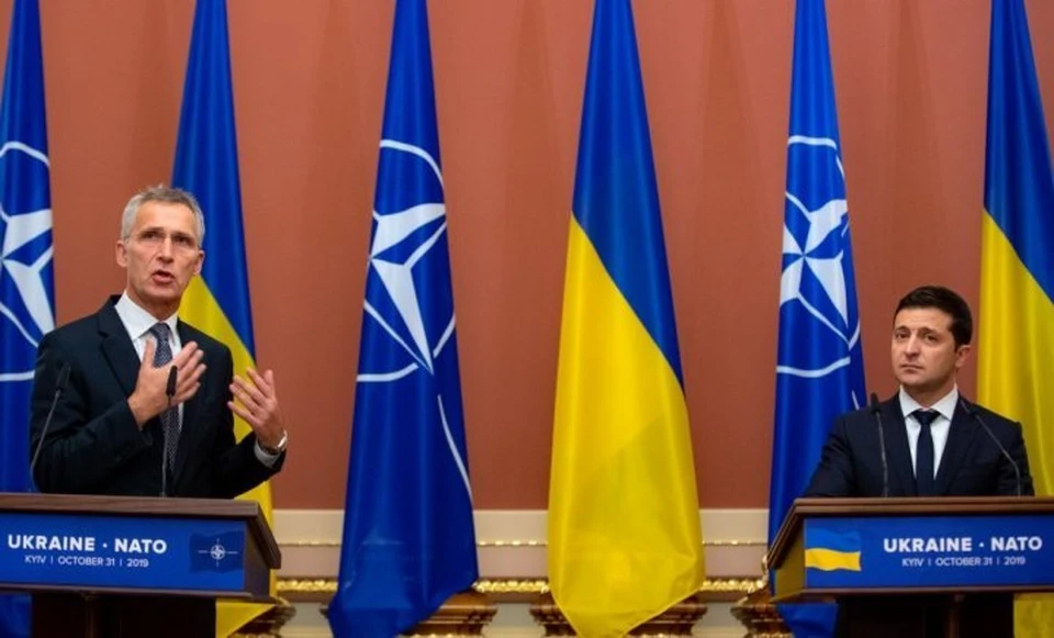 Генсек НАТО Йенс Столтенберг с президентом Украины Владимиром Зеленским