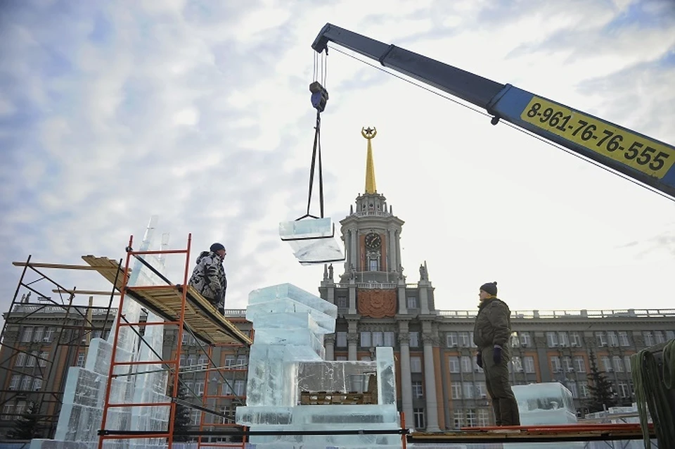 Тема ледовых скульптур связана с фольклорными произведениями, в том числе и пушкинские сказки.