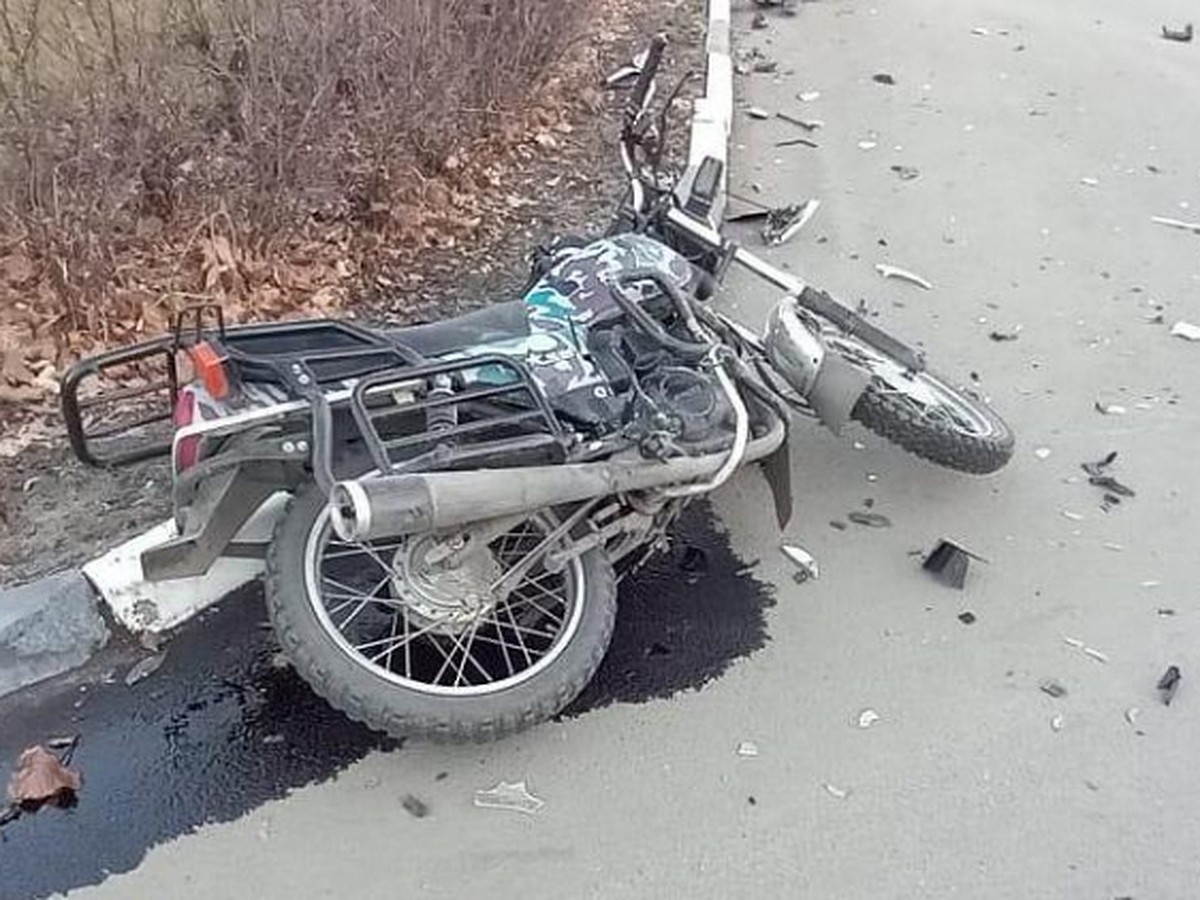 В райцентре Воронежской области 70-летний водитель иномарки сбил насмерть  мотоциклиста - KP.RU