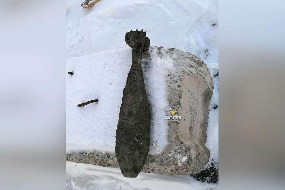 Рабочие на стройплощадке в Ленинском районе нашли снаряд. Фото: "АСТ-54"