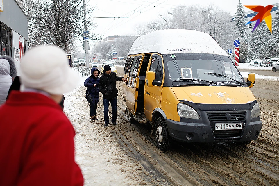 В Североморске ребенка зажало дверью транспорта, и в таком небезопасном положении ему пришлось провести некоторое время, пока машина двигалась.
