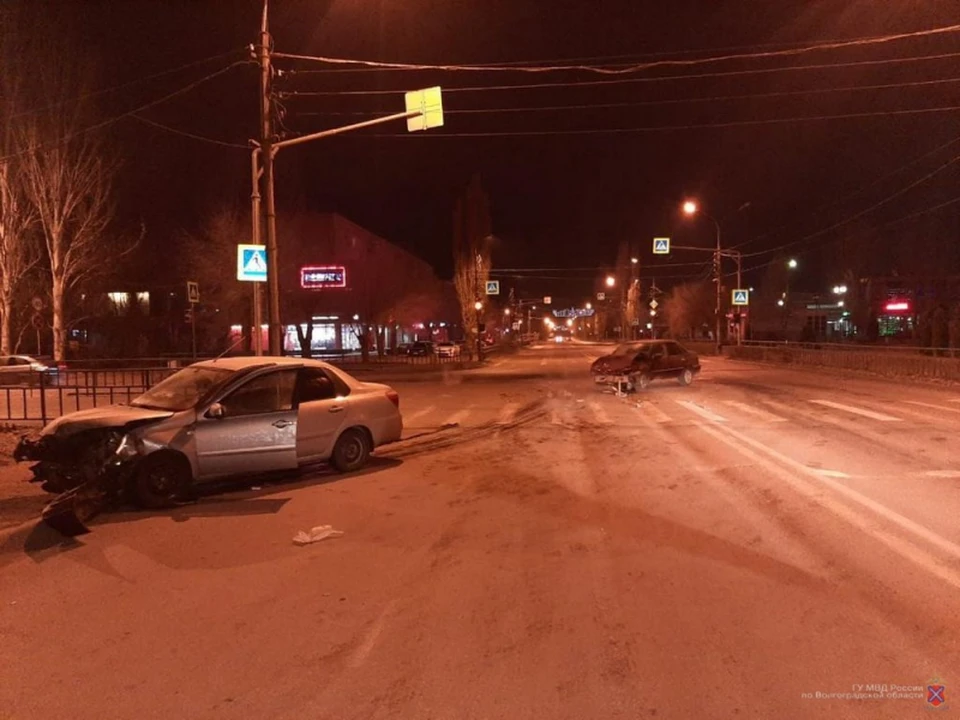 Авария в Волжском произошла из-за нарушения ПДД.