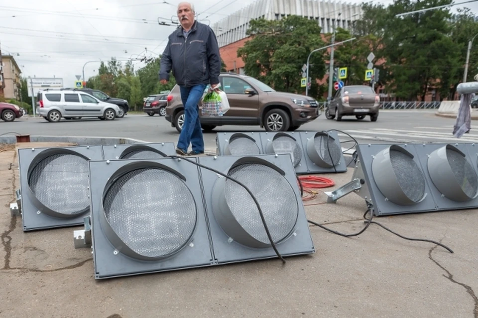 Новые светофоры появятся до конца года в 19 местах повышенной аварийности