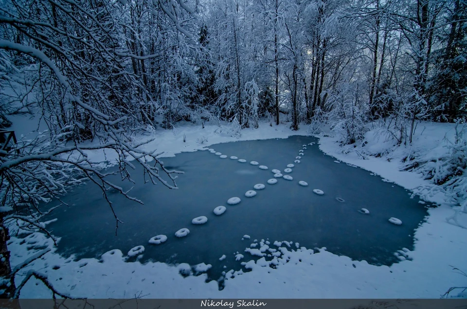 Снежные круги образовали собой крест. Фото: Николай Скалин