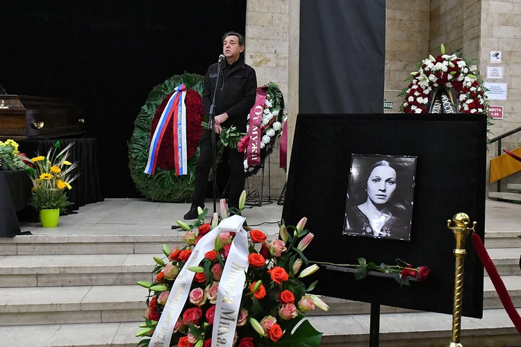 Нина русланова фото в гробу