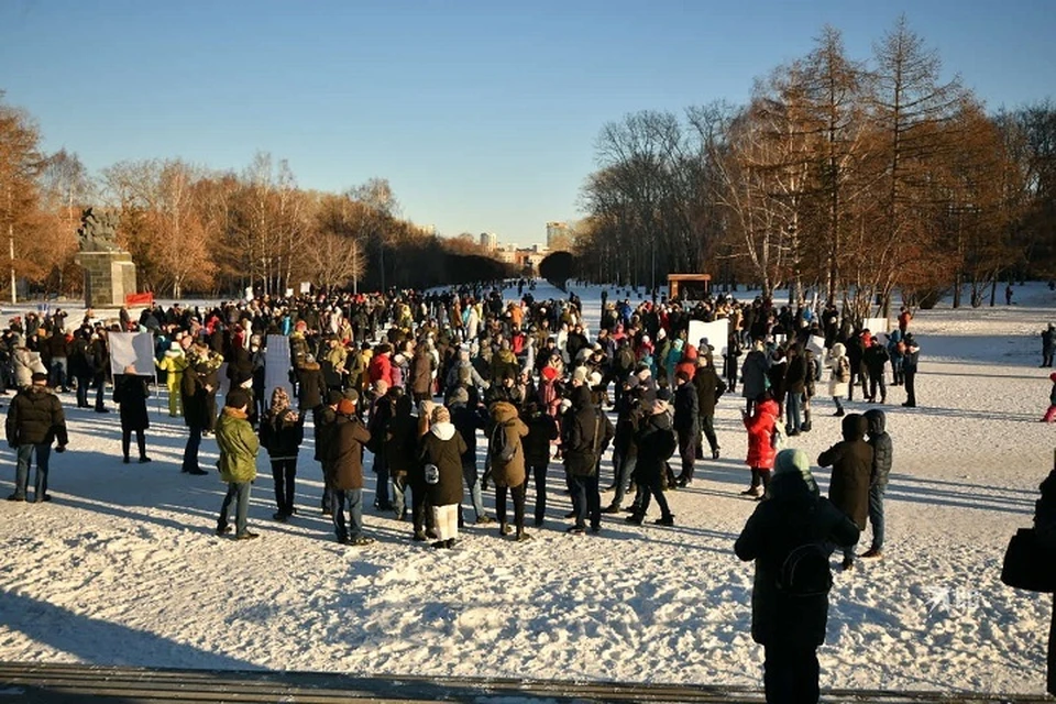 К КРК «Уралец» пришли не только противники QR-кодов, но и волонтеры красных зон и переболевшие