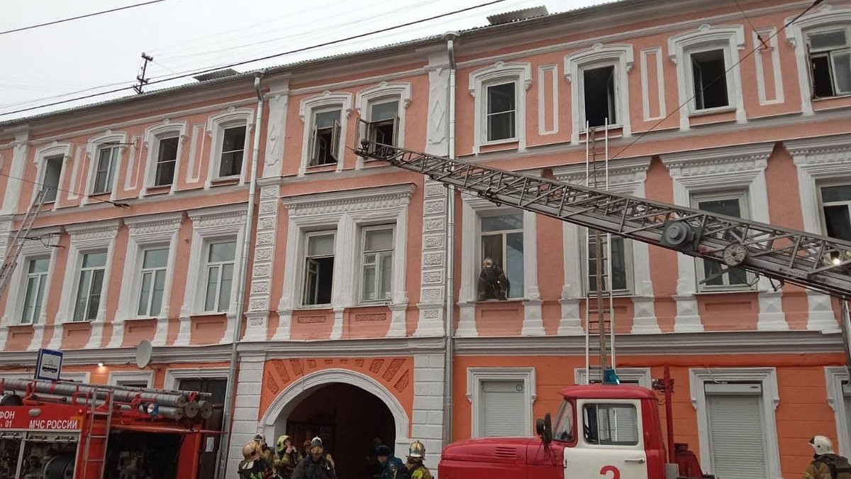 Электро- и газоснабжение восстановят в обгоревшем доме на Пискунова 29  ноября - KP.RU