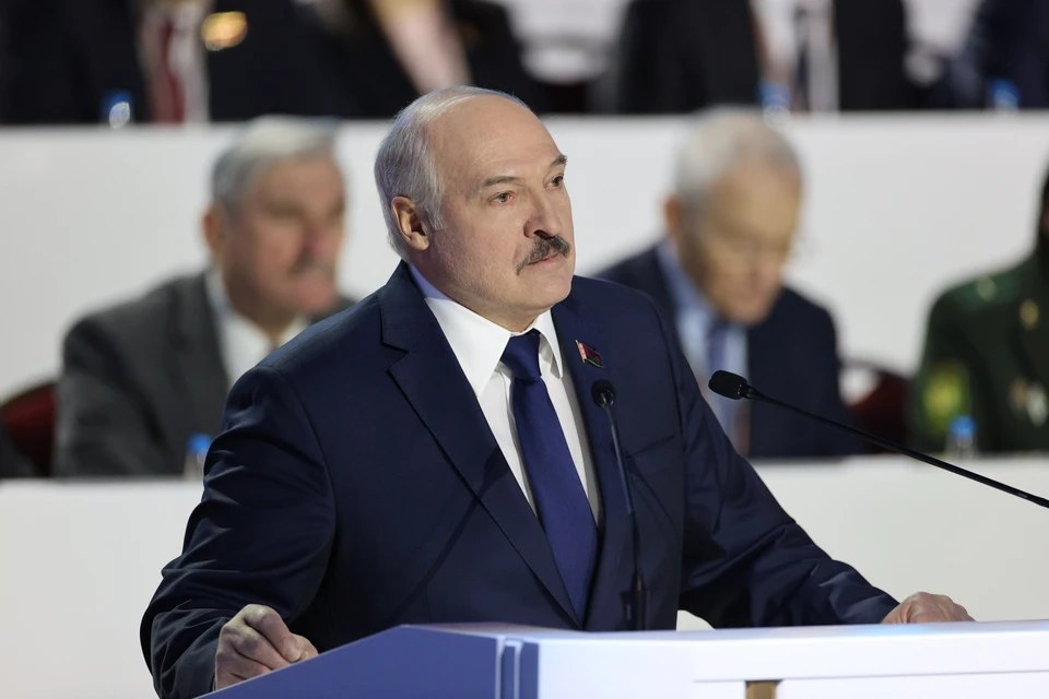Лукашенко назвал Зеленского человеком, совершенно случайно попавшим в политику