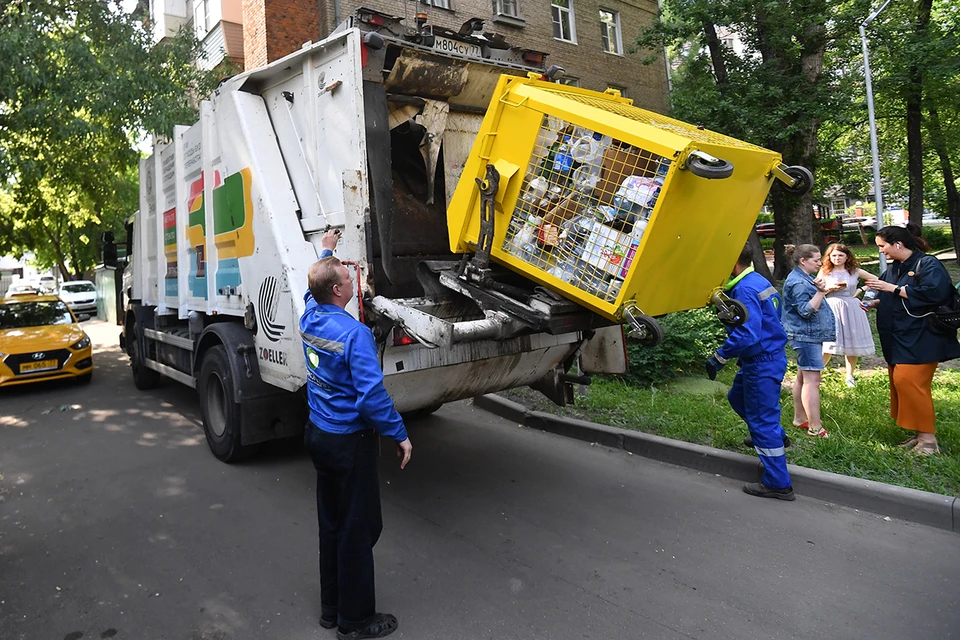 Эксперты-экологи отвергли риск увеличения тарифа за вывоз мусора из-за перераспределения трат региональных операторов на транспортировку отходов.