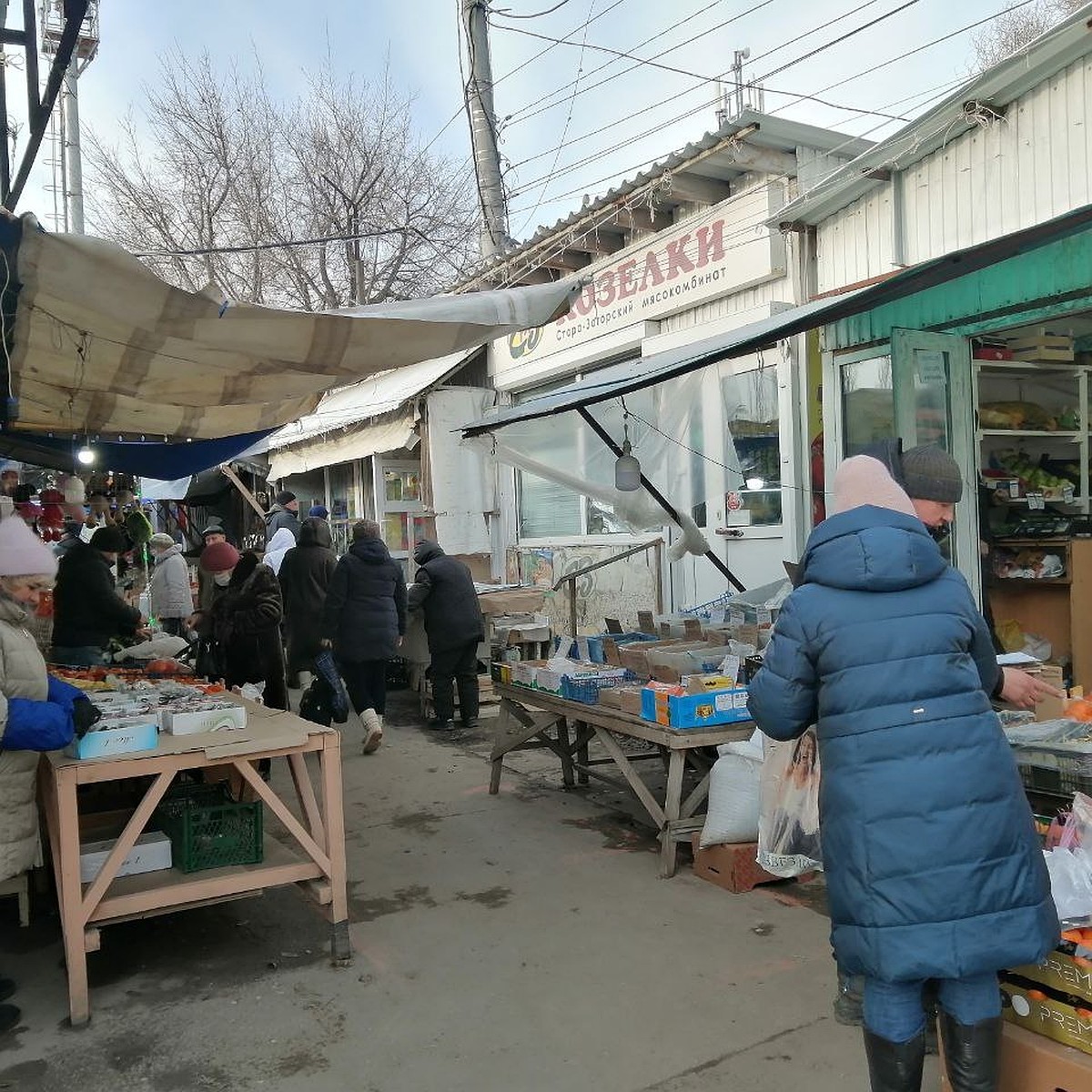 Рынки самары. Центральный рынок Самара. Место на рынке. Рынок на Ленинградской Самара. Безымянный рынок Самара.