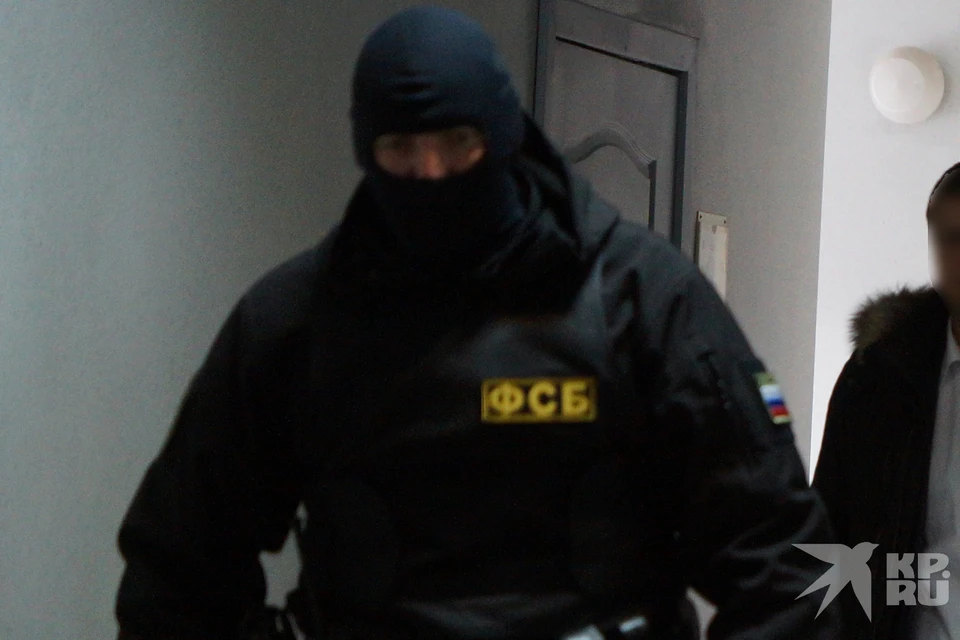 Экс-бойца ФСБ в Рязани арестовали за попытку дать взятку в размере 6 млн рублей.