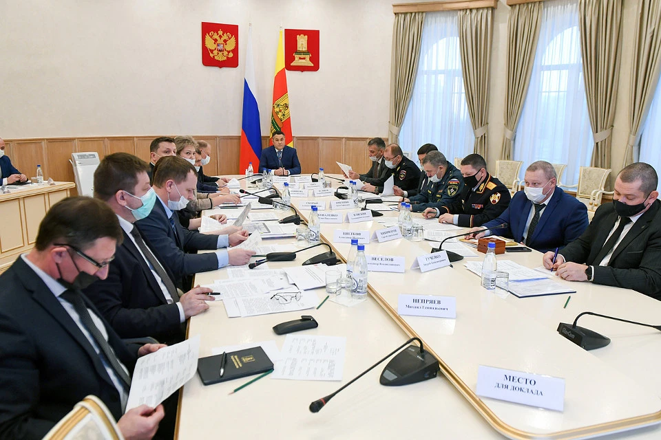 На заседании комиссии.