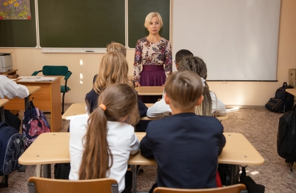 Зимние каникулы не будут продлены и составят 14 дней.
