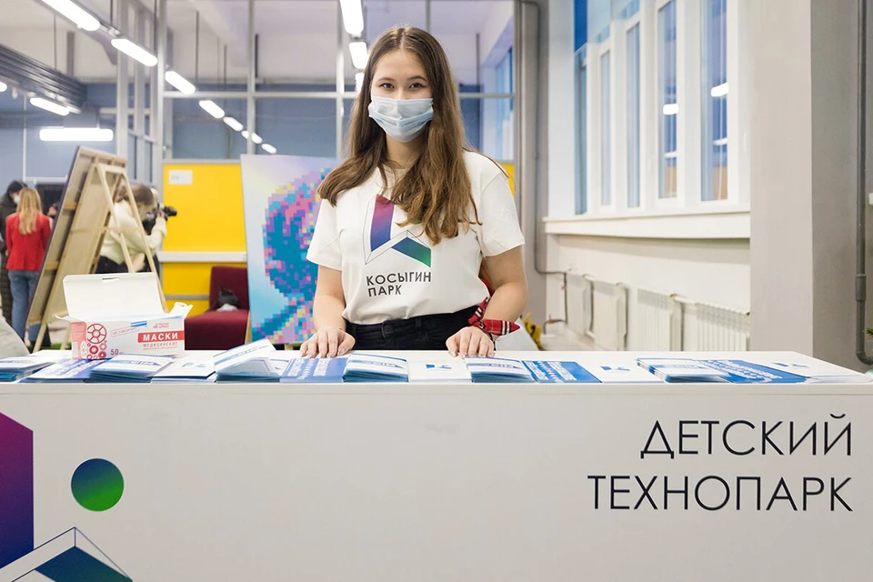 Юные москвичи могут бесплатно посещать образовательные программы и мастер-классы. Фото: Пресс-служба Департамента предпринимательства и инновационного развития города Москвы.