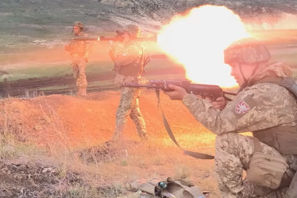 Украинские военные регулярно обстреливают позиции защитников ДНР из гранатометов. Фото: ФБ/80 бригада ВСУ