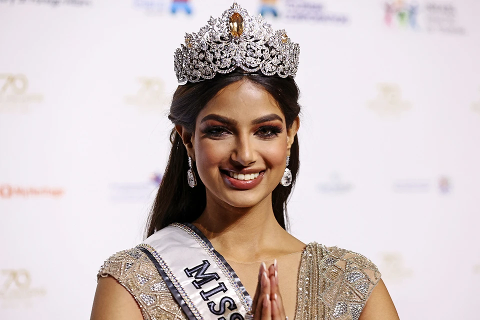 Новой "Мисс Вселенная" стала 21-летняя модель Харнааз Сандху из Индии
