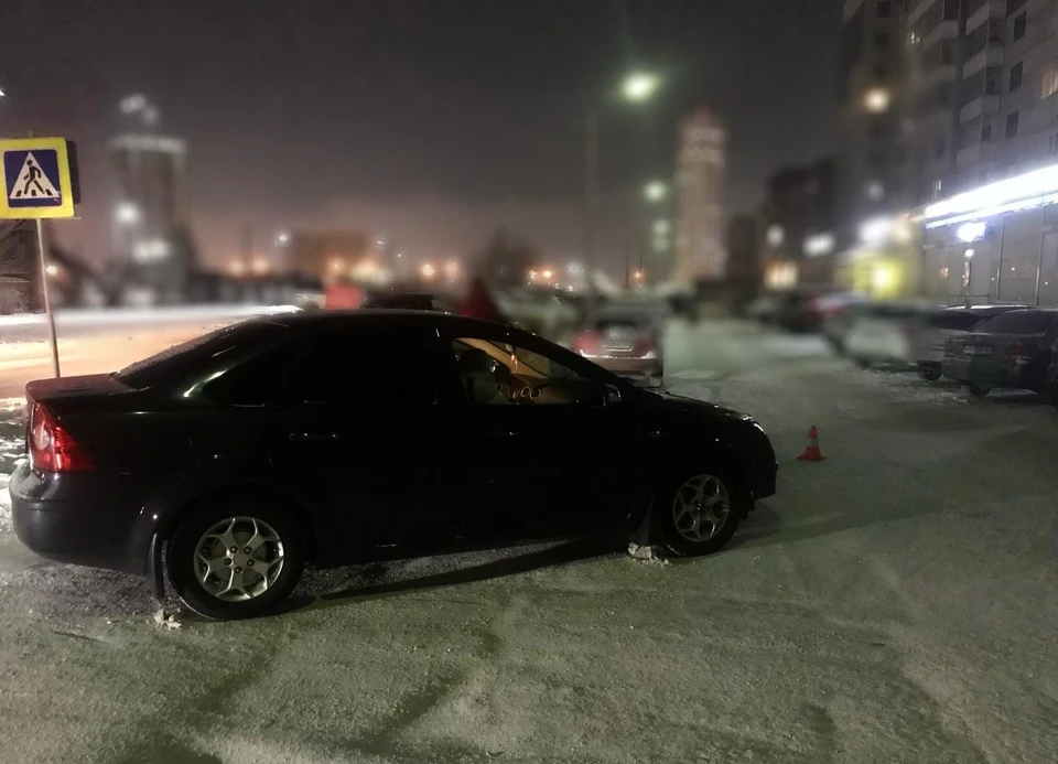 В Красноярске мужчина с младенцем на руках попал под колеса автомобиля. Фото: ГИБДД Красноярск