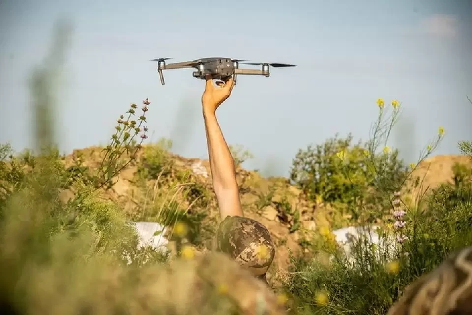 Украинские военные все чаще используют дроны в боевых целях. Фото: штаб «ООС»