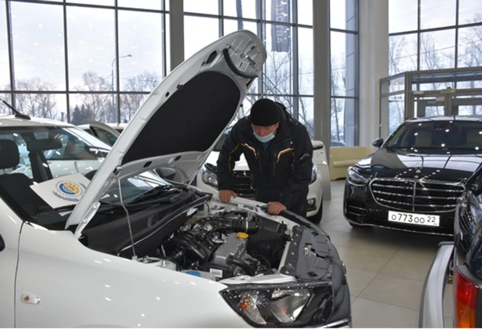 Всего ФСС передало жителям региона более 640 автомобилей за текущий год. ФОТО: Алтайское региональное отделение Фонда социального страхования РФ