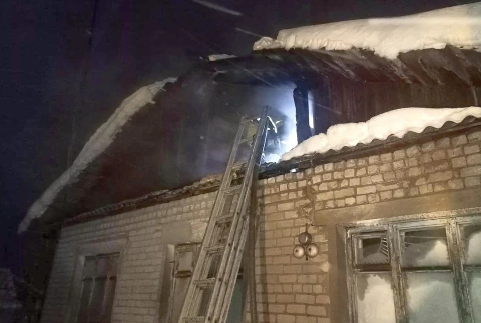 Начинающийся пожар заметили соседи. Фото: 43.mchs.gov.ru
