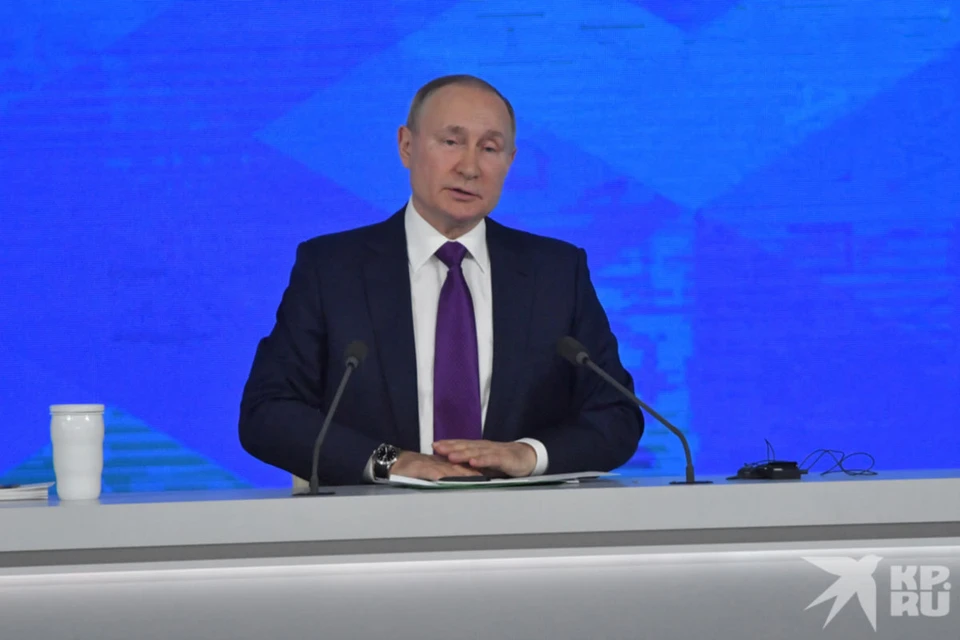 Путин заявил, что в Украину "засунули" исторически российские территории