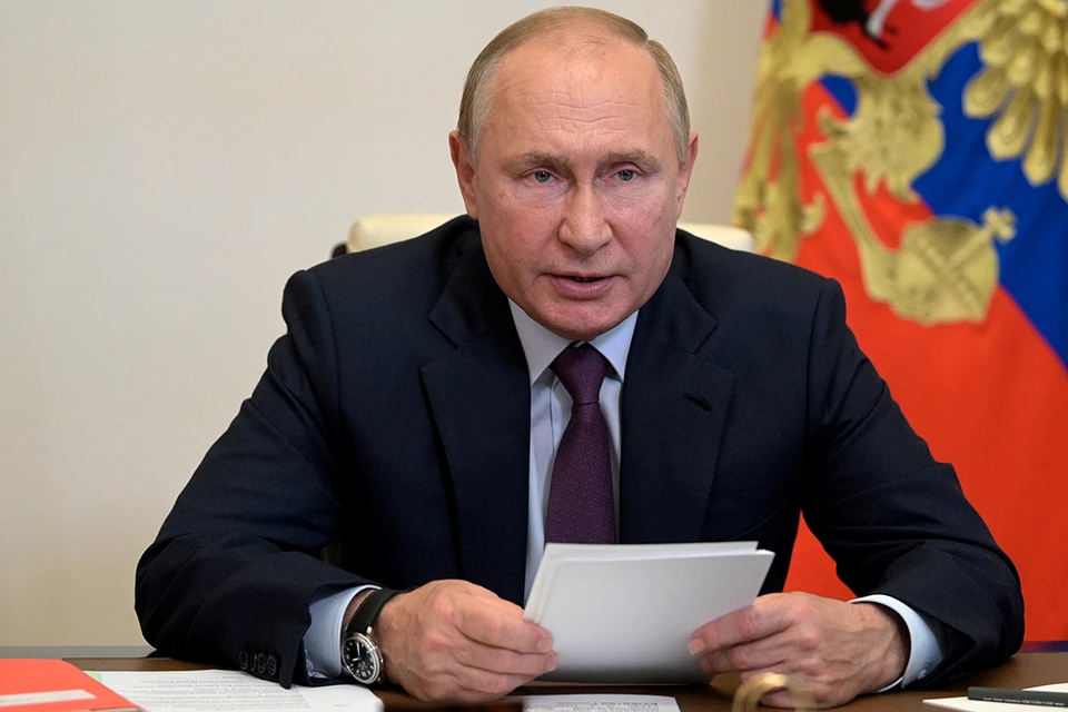 Путин поручил усилить борьбу с ковидом перед Новым годом.