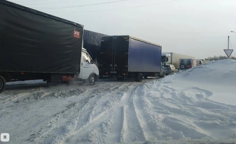 В ноябре на М-5 произошло несколько серьезных аварий, спровоцировавших серьезные заторы. Фото: vk.com/Трасса М5 Уфа - Челябинск, Дмитрий Малыгин