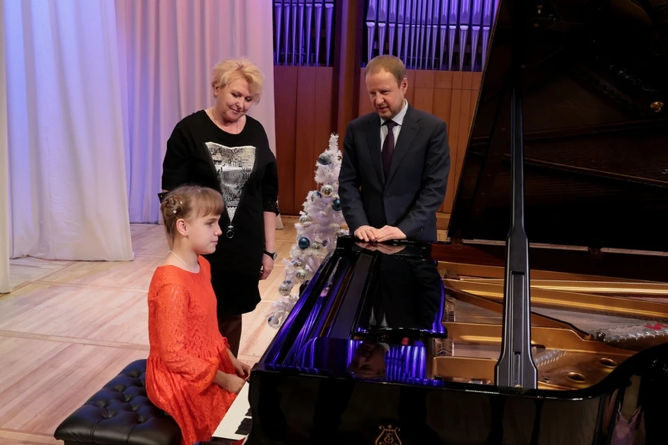 Под Новый год незрячая пианистка Мария Саунина загадала желание - сыграть на настоящем концертном рояле