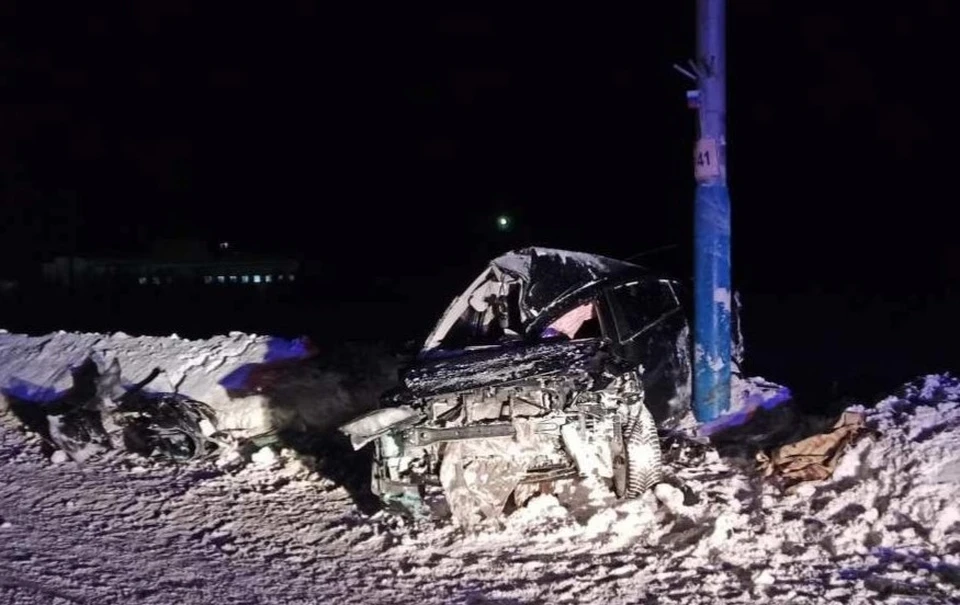 В Югре автоледи превысила скорость и наехала на опору ЛЭП Фото: УГИБДД России по ХМАО-Югре