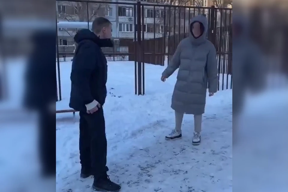 Один из школьников вступил в словесную перепалку с нарушителем спокойствия