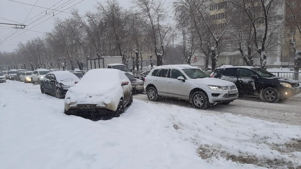 На некоторых участках пробки растянулись более чем на 10 км