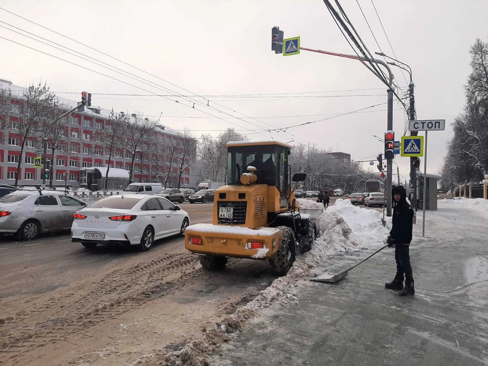 В Приокском районе в новогодние праздники организовали ежедневную уборку снега Фото:Управление по связям со СМИ администрации Нижнего Новгорода