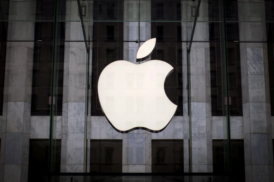Акции Apple на торгах дорожают почти на 3%,