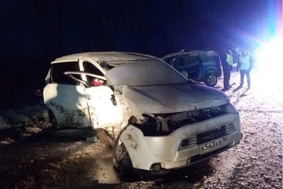 Одно из самых жутких ДТП в новом году произошло 3 января на трассе "Екатеринбург - Курган". Фото: ГИБДД Свердловской области
