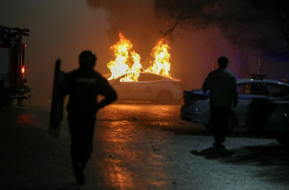 На улицах Алма-Аты в ночь на 6 января начались бои и перестрелки