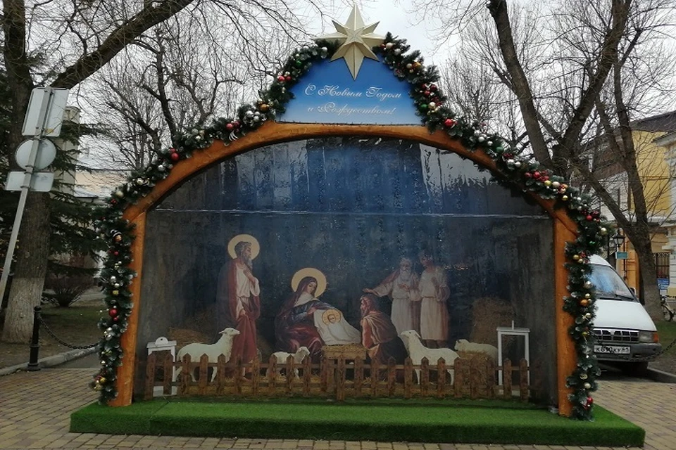 Рождественский вертеп в центре Симферополя.