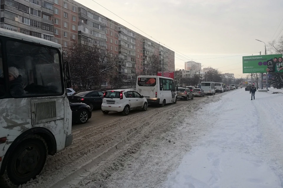 Пробки орел. Пробка на Октябрьской Орел. Город Орел пробки. Пробки в Орле сейчас.