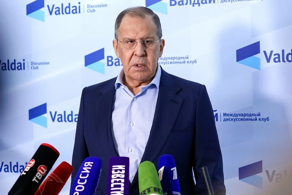 Лавров обсудил события в Казахстане с главой МИД Китая
