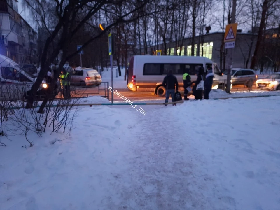 В батайске сбили мальчика. ДТП Мерседес сбил пешехода Тверь. Сбили мальчика возле 1 школы в Учалах. Ивантеевка 2018 сбили парня.