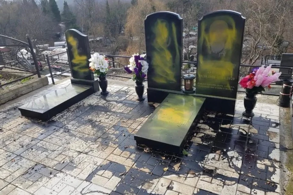 В Туапсинском районе вандалы осквернили семейное захоронение. Фото: @gavrilova9842