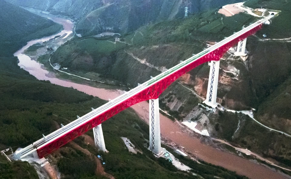 La apertura del ferrocarril transeuroasiático se hizo posible después de la finalización de la construcción de un tramo de la vía en Laos.