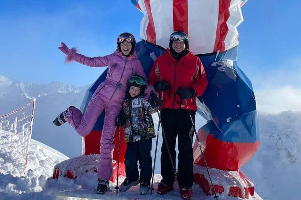 Наталья Подольская и Владимир Пресняков с сыном отдохнули на горнолыжном курорте. Фото: соцсети
