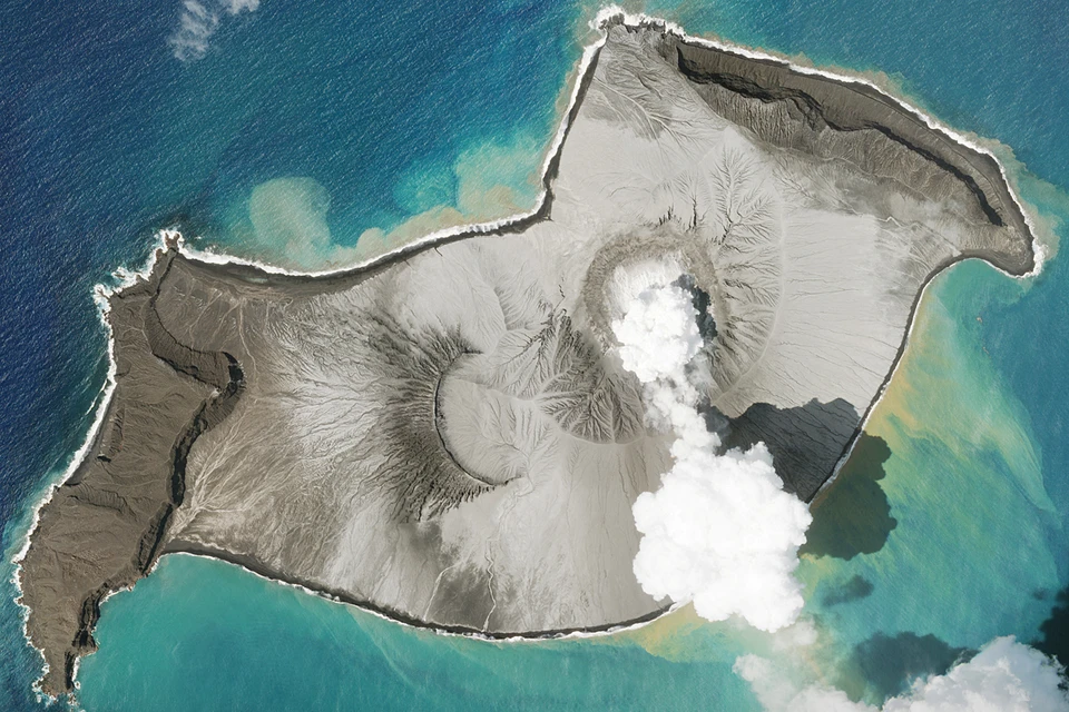 Извержение вулкана вызвало колебания моря
