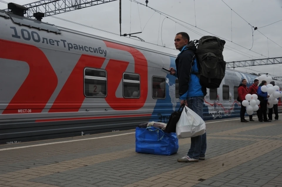 В ожидании пассажиры проводят до часу