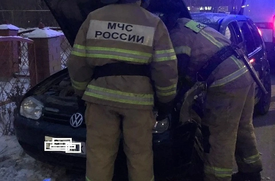 На место ДТП выезжало пожарно-спасательное подразделение. Фото: ГУ МЧС по Свердловской области