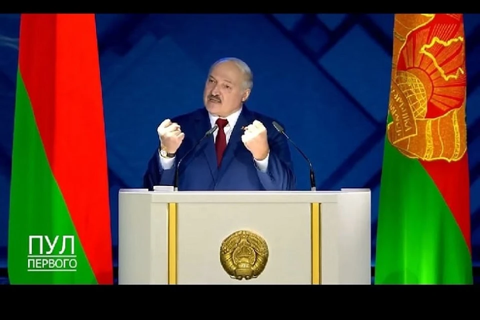 Лукашенко сказал, что защищал свое, когда вышел с автоматом. Фото: стоп-кадр | видео телеграм-канал "Пул Первого"