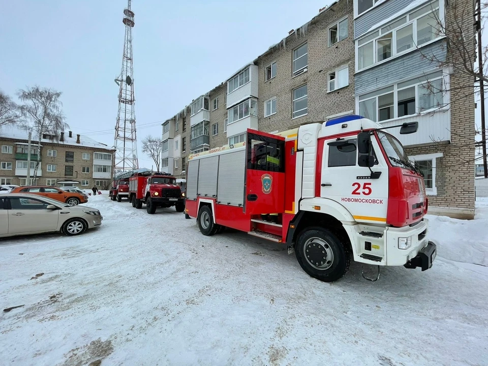 При пожаре в Новомосковске Тульской области пострадал хозяин квартиры