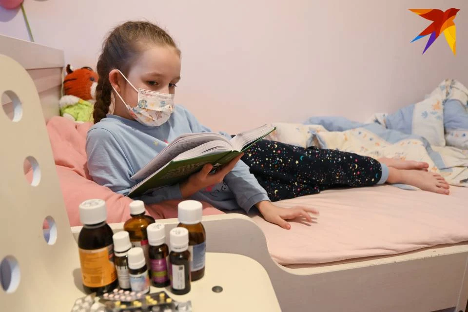 Дети стали чаще попадать в больницы с коронавирусом.