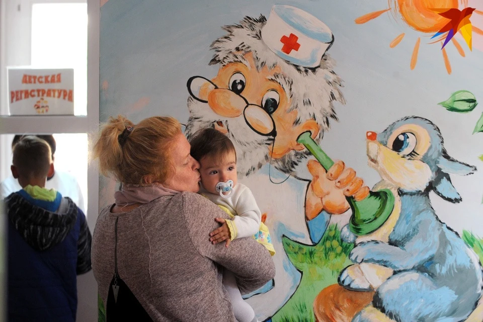 В больницах Беларуси сейчас лечатся около 700 детей с коронавирусной инфекцией.
