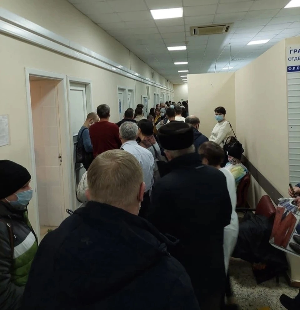 В очереди к врачу более 400 человек с температурой